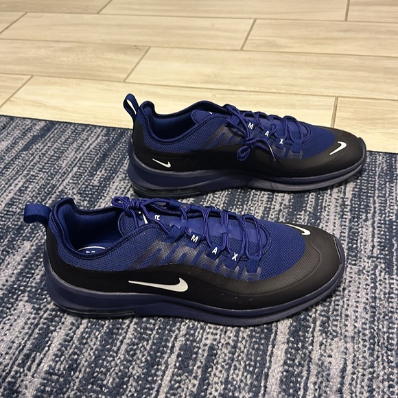 NEVER WORN - Nike Air Max Axis - Picture 5 of 7